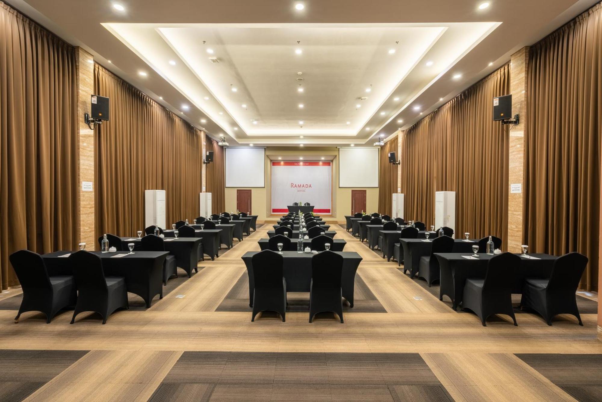 Ramada By Wyndham سيربونغ المظهر الخارجي الصورة