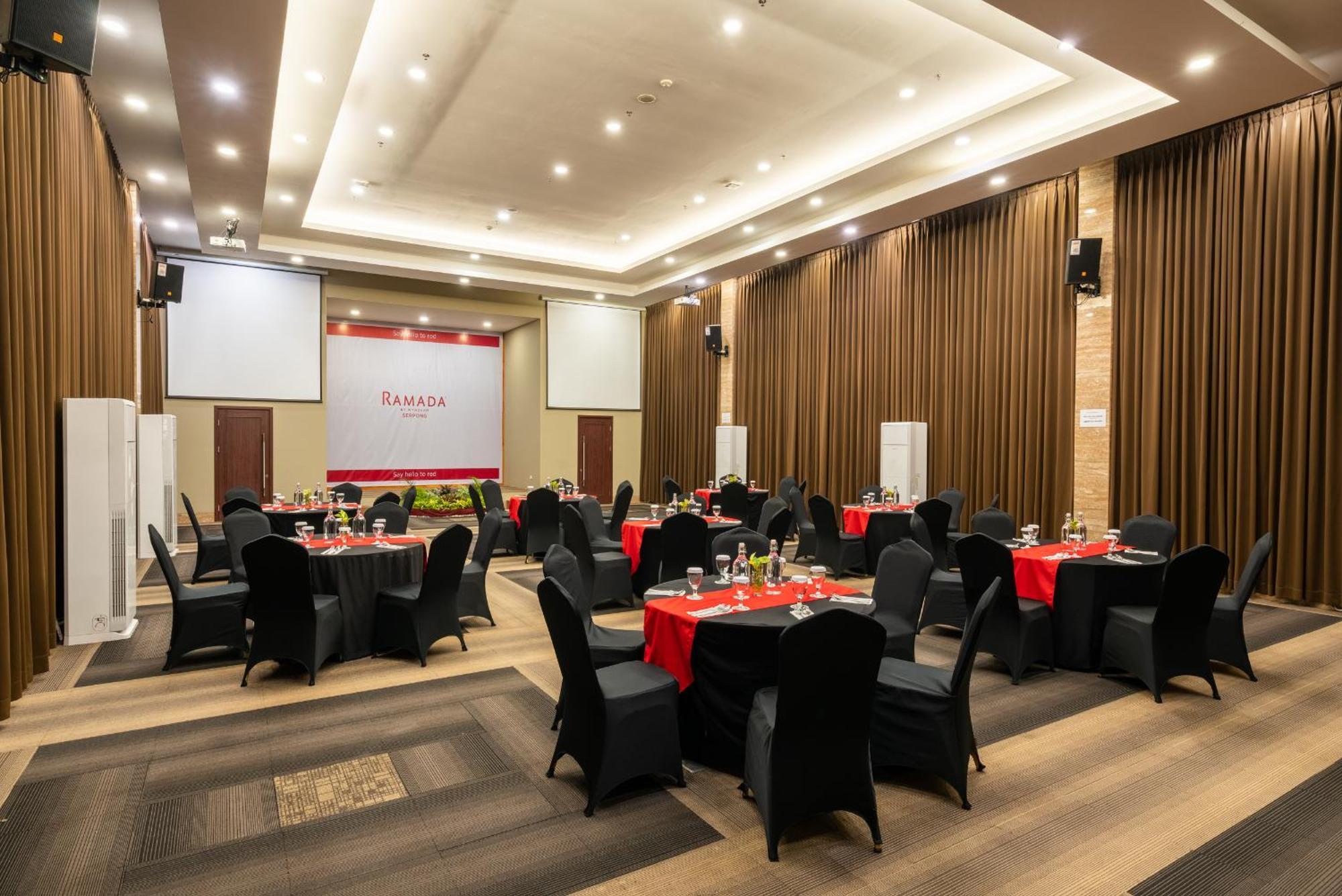 Ramada By Wyndham سيربونغ المظهر الخارجي الصورة
