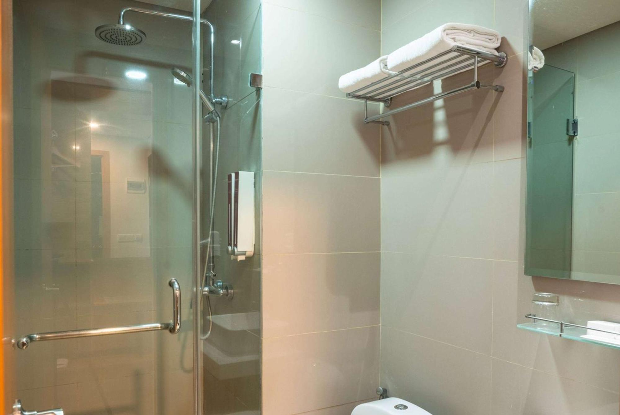 Ramada By Wyndham سيربونغ المظهر الخارجي الصورة