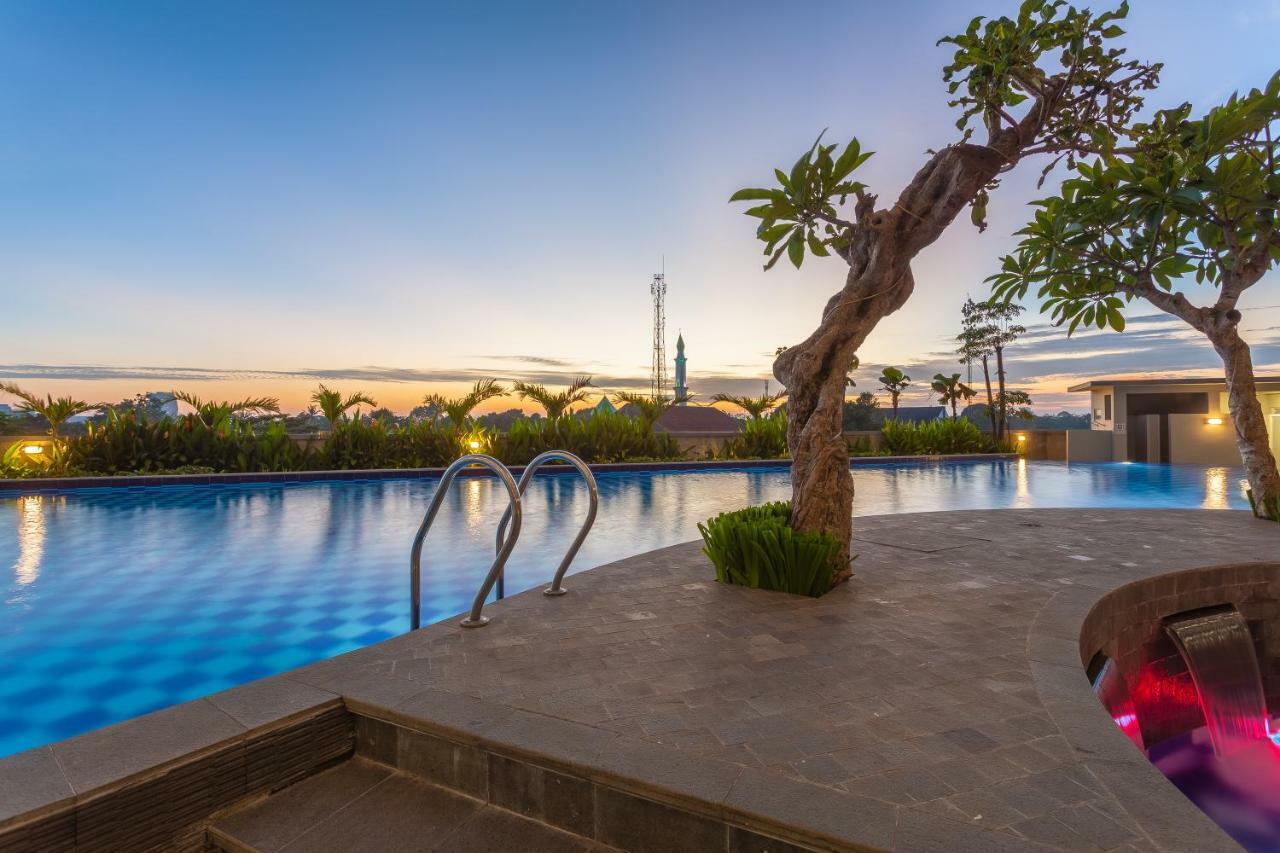 Ramada By Wyndham سيربونغ المظهر الخارجي الصورة