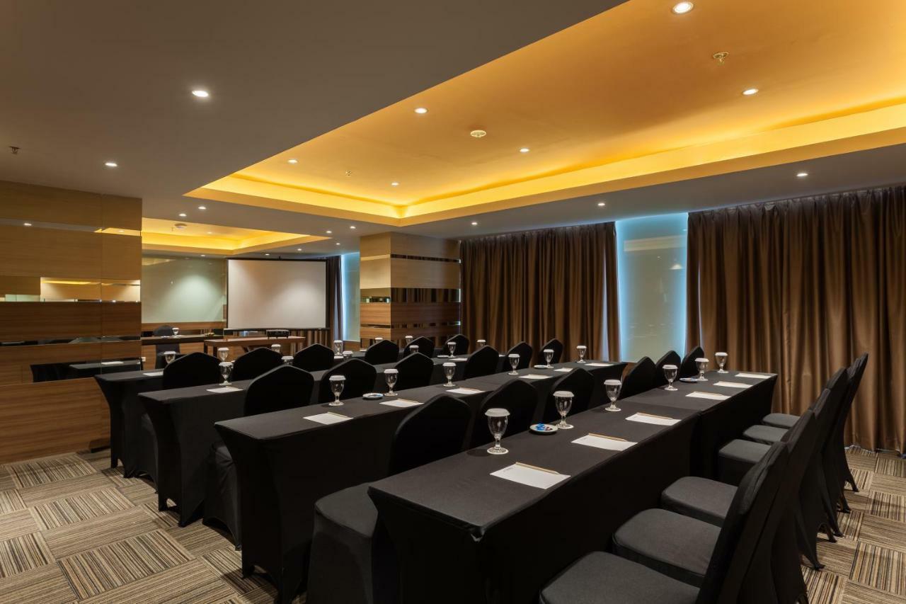 Ramada By Wyndham سيربونغ المظهر الخارجي الصورة